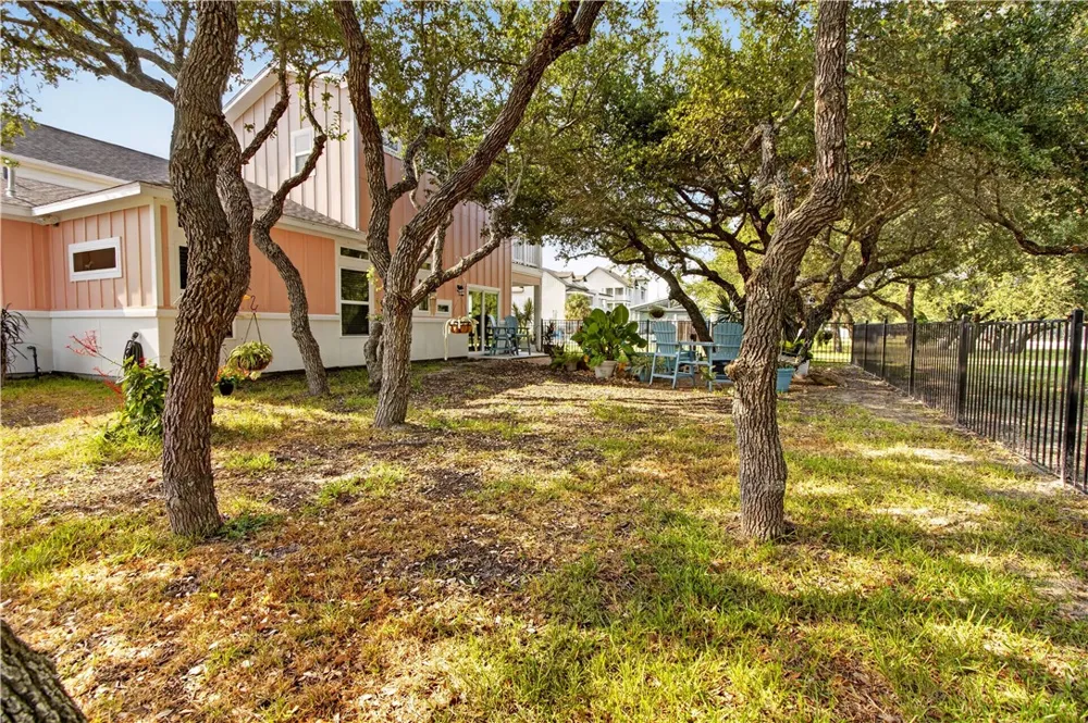 144 Lavaca Circle Rockport, TX 78382