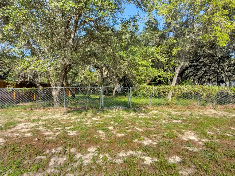 510 Rowe Street Rockport, TX 78382