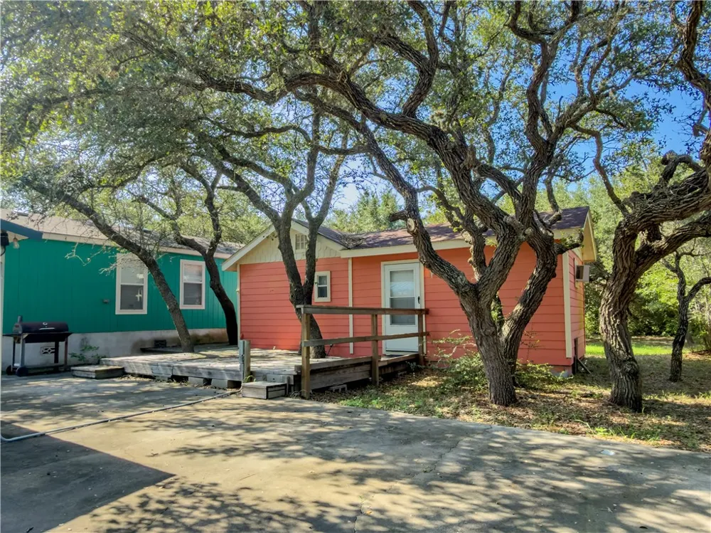 510 Rowe Street Rockport, TX 78382