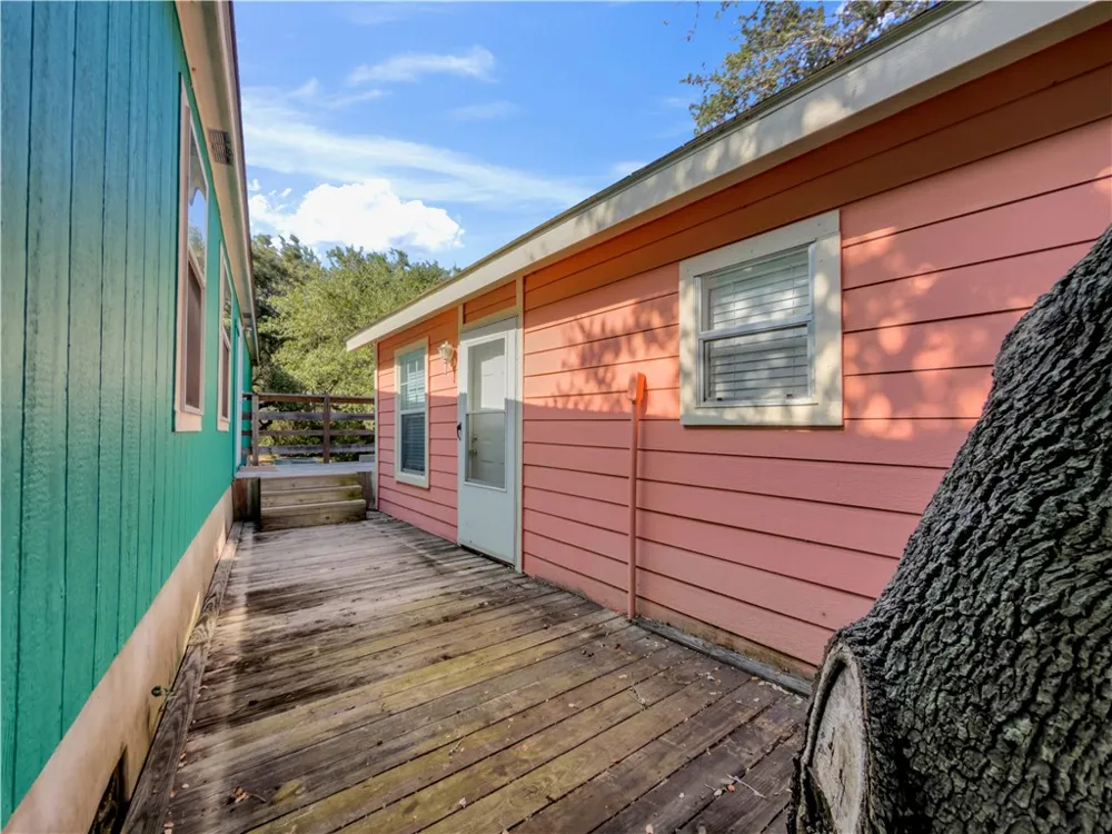 510 Rowe Street Rockport, TX 78382