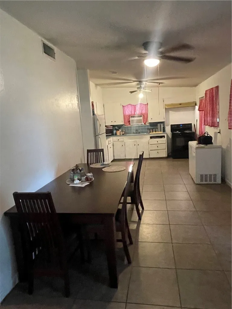 711 Hybiscus Victoria, TX 77901