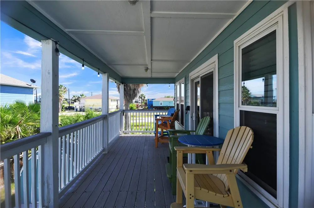 1228 S Live Oak Street Rockport, TX 78382