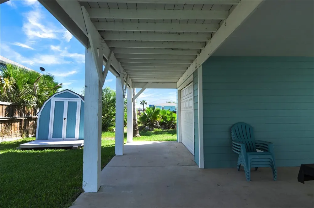 1228 S Live Oak Street Rockport, TX 78382