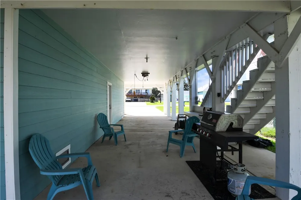 1228 S Live Oak Street Rockport, TX 78382