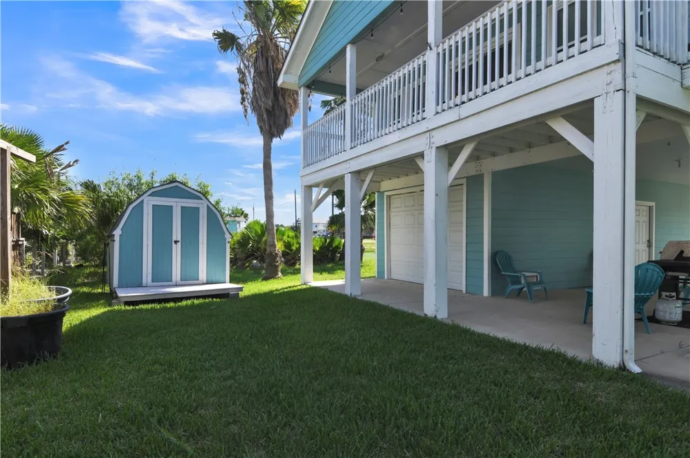 1228 S Live Oak Street Rockport, TX 78382