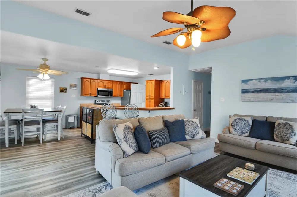 1228 S Live Oak Street Rockport, TX 78382