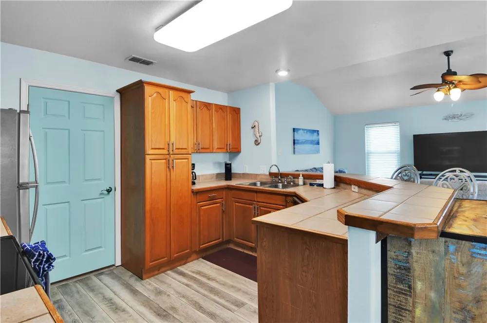 1228 S Live Oak Street Rockport, TX 78382