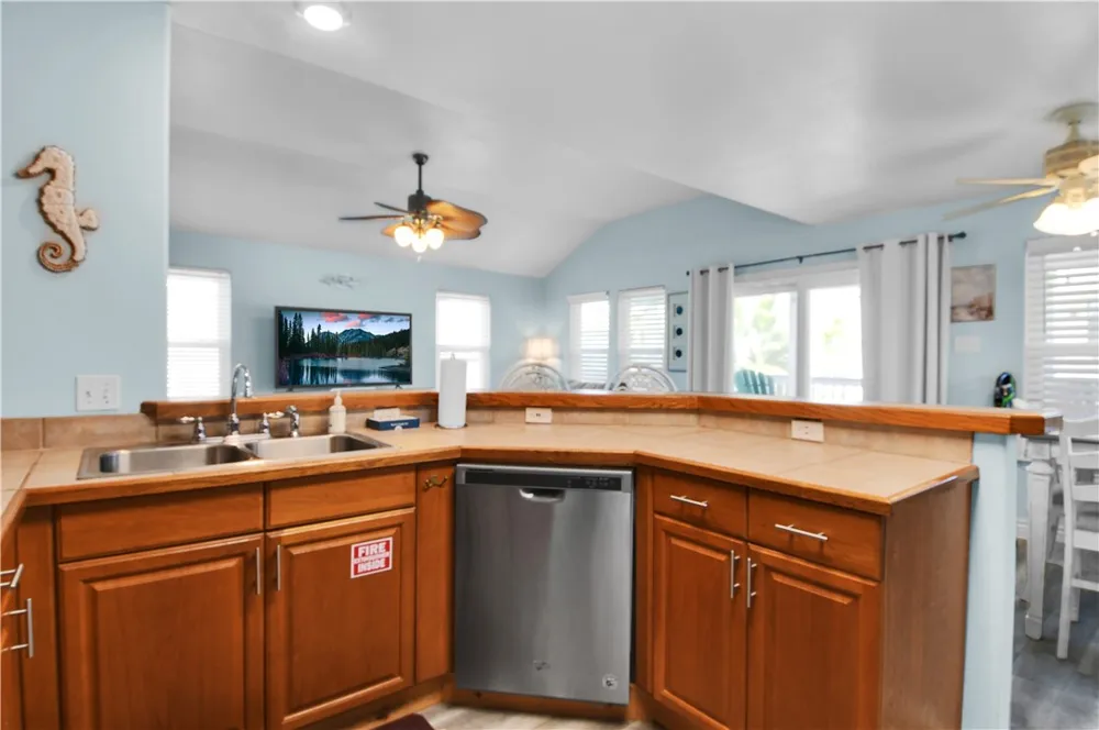 1228 S Live Oak Street Rockport, TX 78382