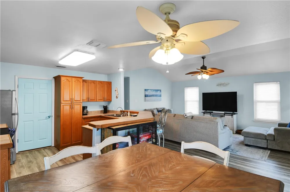 1228 S Live Oak Street Rockport, TX 78382