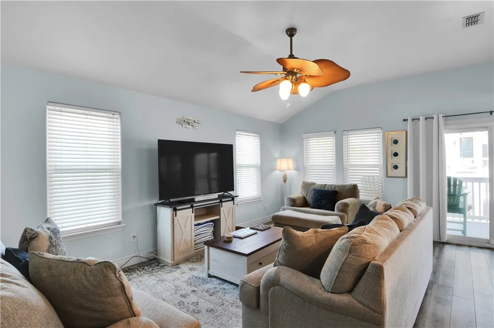 1228 S Live Oak Street Rockport, TX 78382