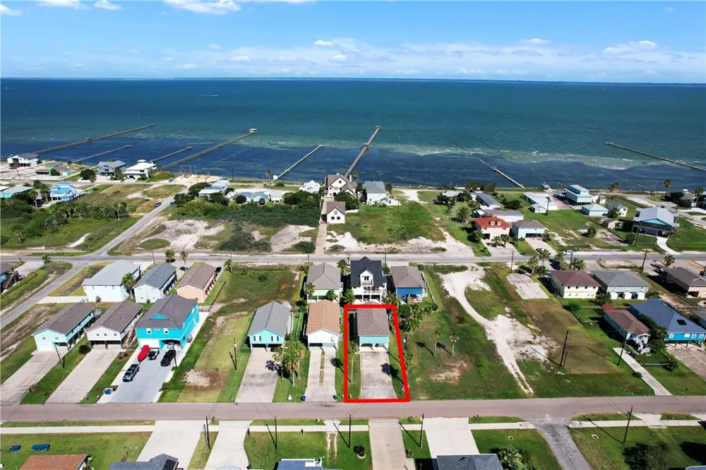 1228 S Live Oak Street Rockport, TX 78382