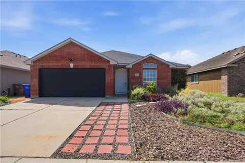3825 Los Arroyos Drive