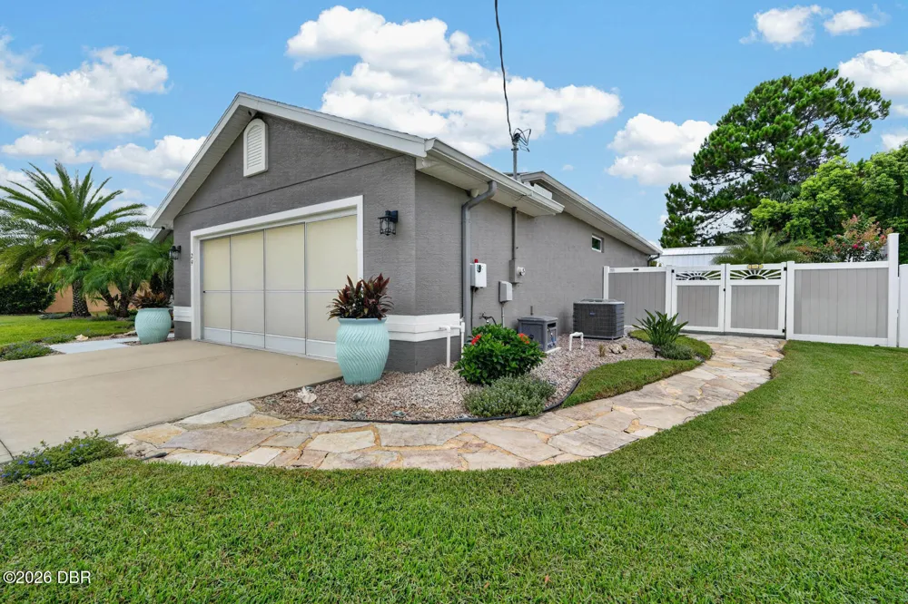29 Ludlow Lane E Palm Coast, FL 32137