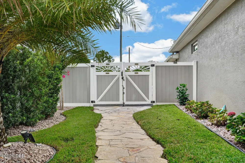 29 Ludlow Lane E Palm Coast, FL 32137