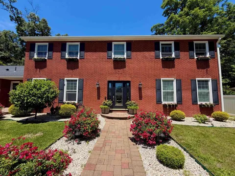 2460 Buttonwood Drive