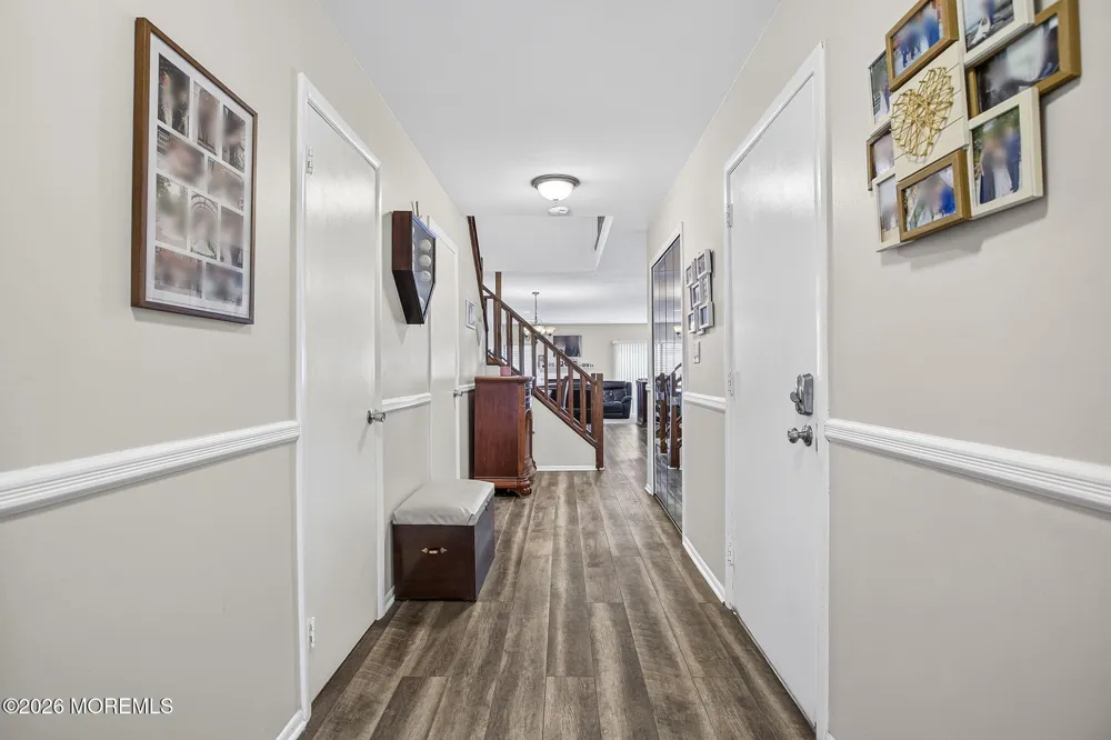 18 Lexington Circle Matawan, NJ 07747