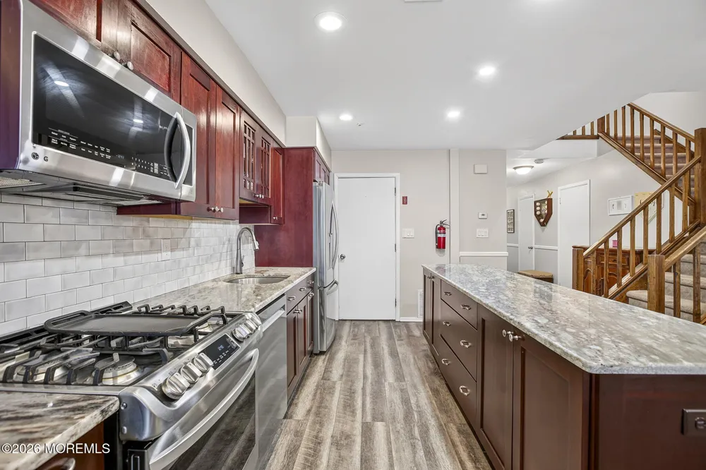 18 Lexington Circle Matawan, NJ 07747