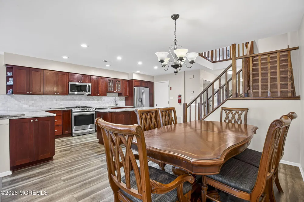 18 Lexington Circle Matawan, NJ 07747