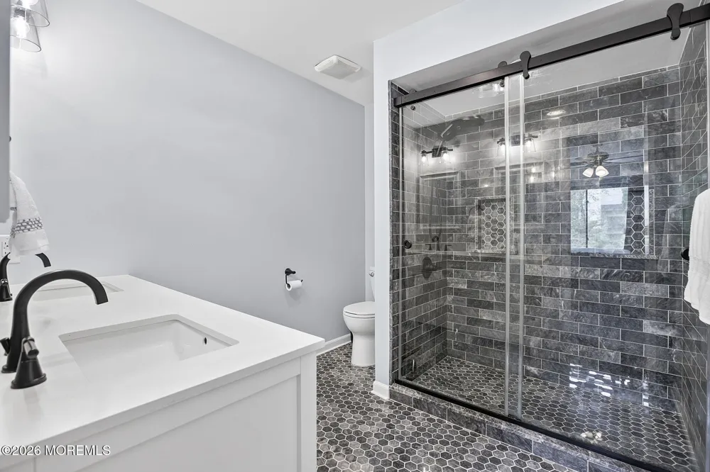 18 Lexington Circle Matawan, NJ 07747