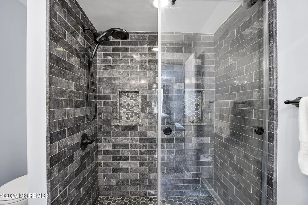 18 Lexington Circle Matawan, NJ 07747