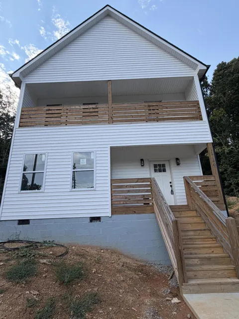 1749 Dogwood Drive