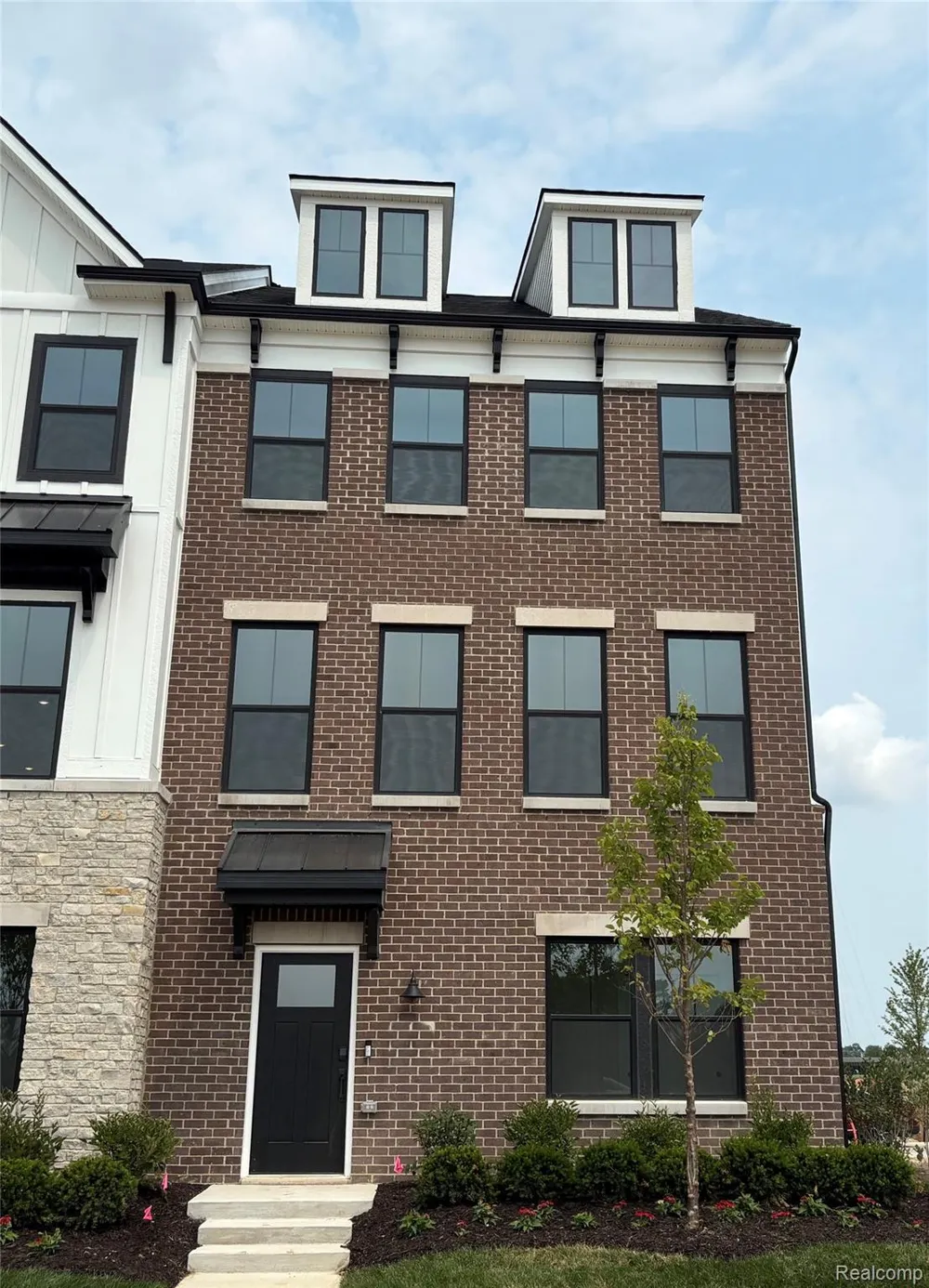 44030 Oakmont Drive Plymouth Charter Township, MI 48170