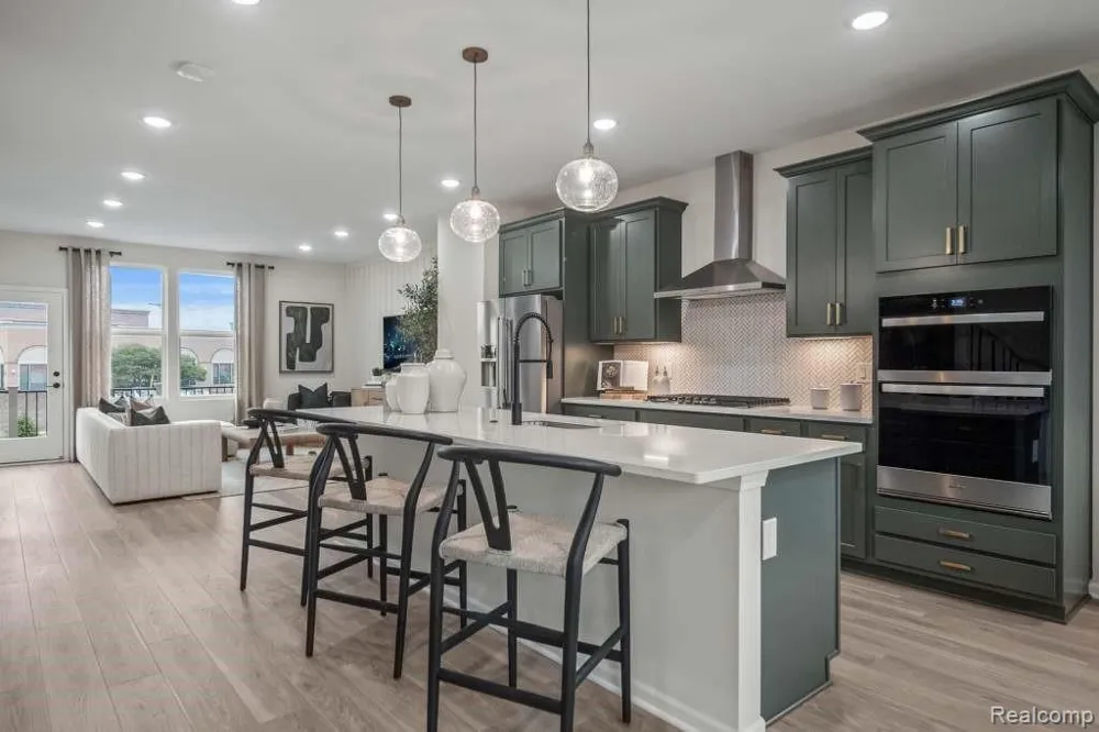 44030 Oakmont Drive Plymouth Charter Township, MI 48170