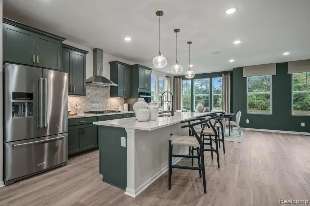44030 Oakmont Drive Plymouth Charter Township, MI 48170