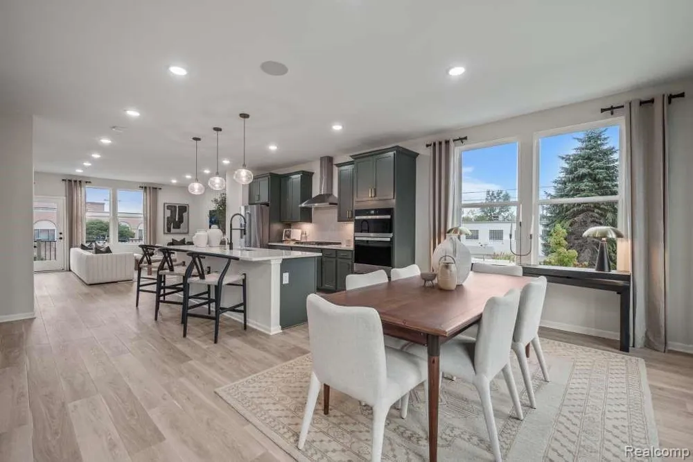 44030 Oakmont Drive Plymouth Charter Township, MI 48170