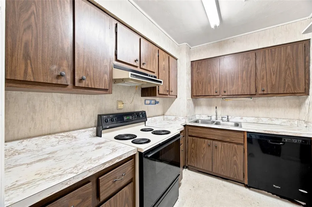 1416 E IDLEWILD AVENUE Tampa, FL 33604