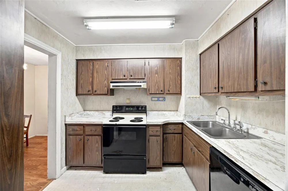 1416 E IDLEWILD AVENUE Tampa, FL 33604