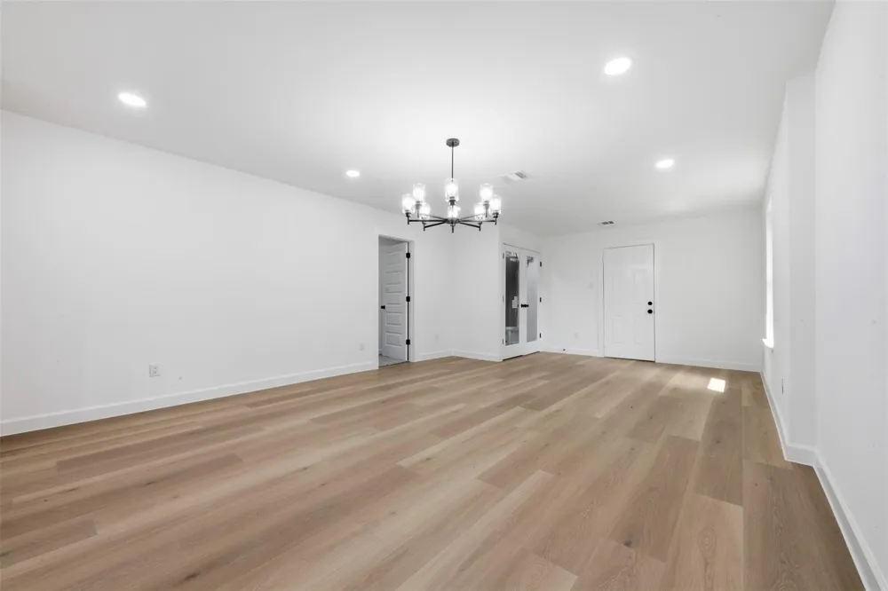 2403 Raymond Street Pasadena, TX 77506