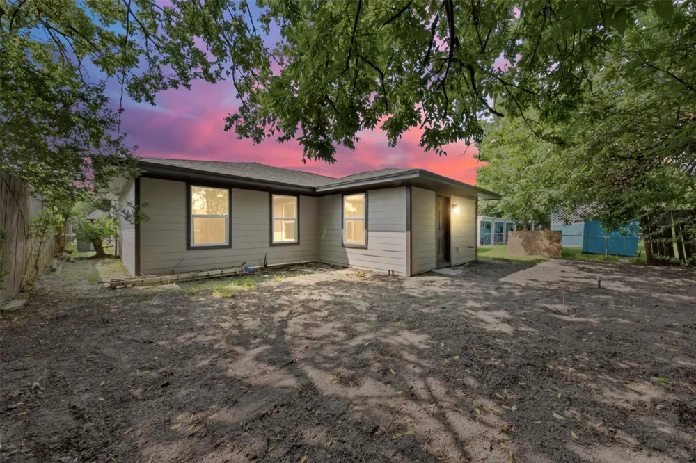 2403 Raymond Street Pasadena, TX 77506