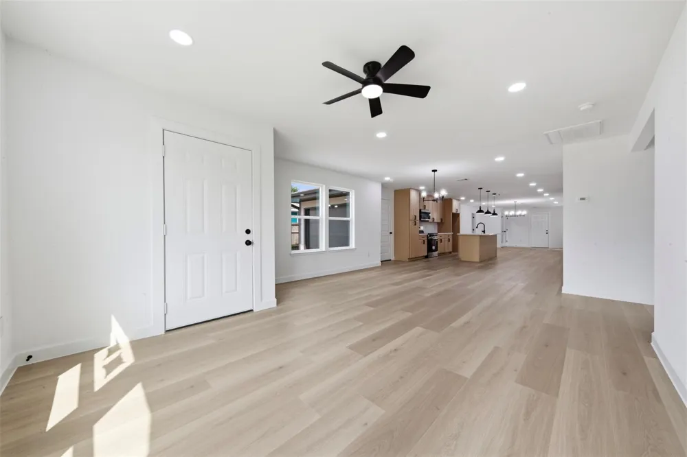 2403 Raymond Street Pasadena, TX 77506