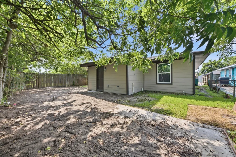 2403 Raymond Street Pasadena, TX 77506