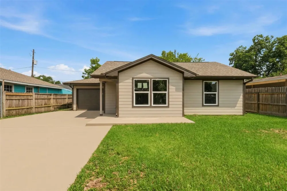2403 Raymond Street Pasadena, TX 77506