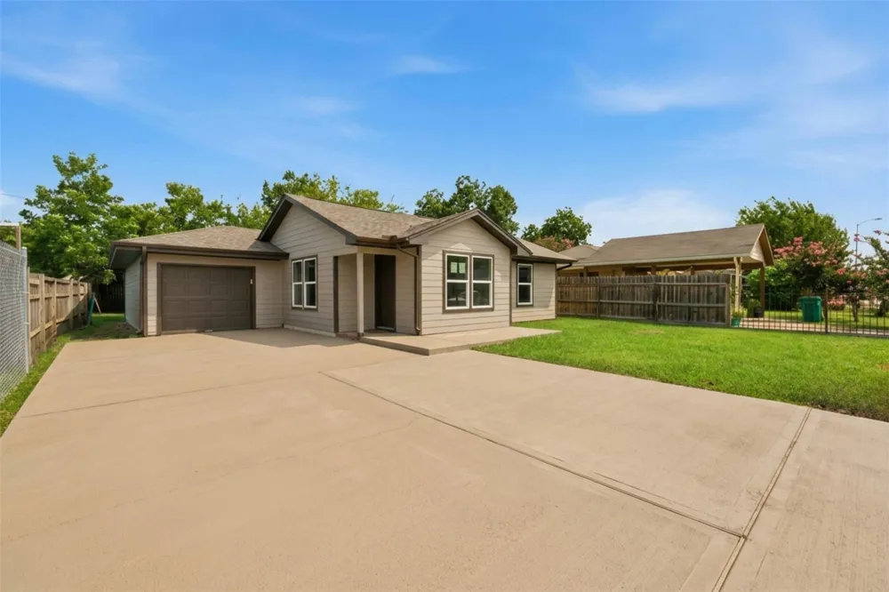 2403 Raymond Street Pasadena, TX 77506