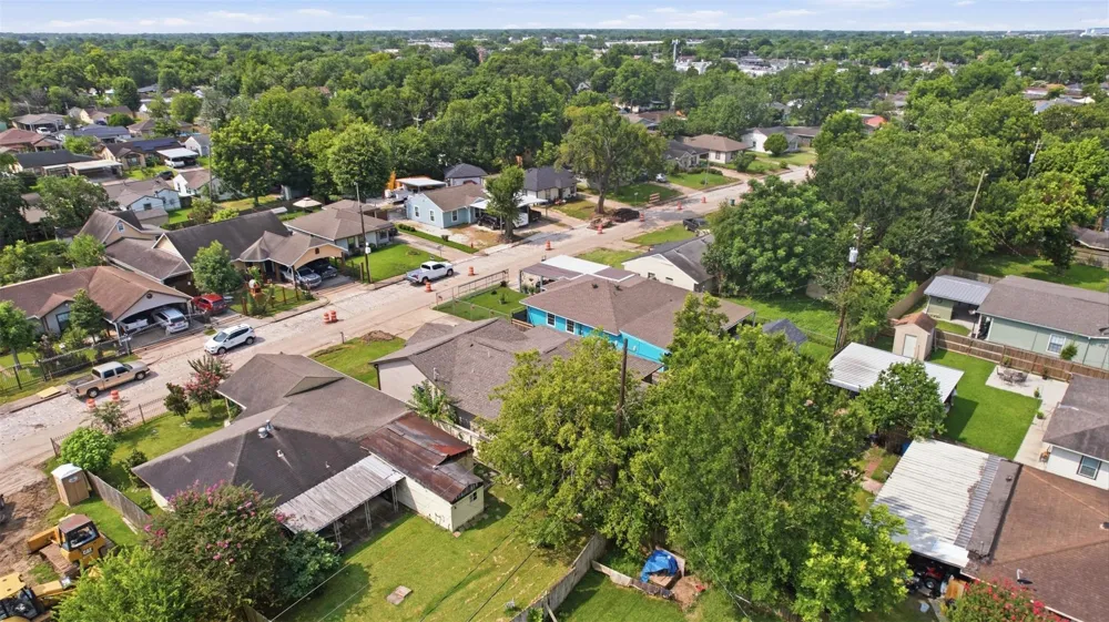 2403 Raymond Street Pasadena, TX 77506