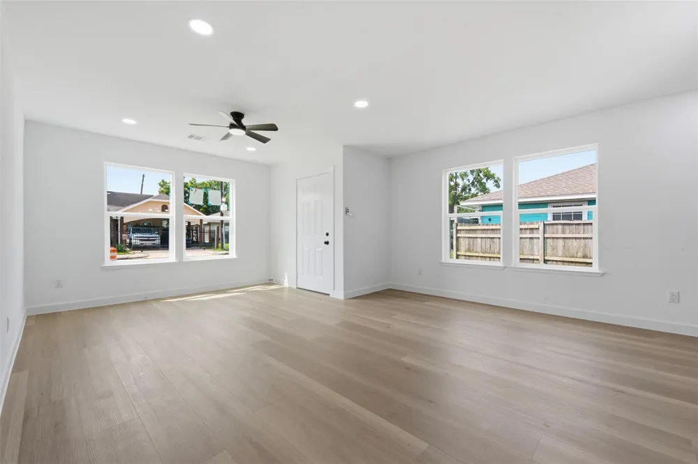 2403 Raymond Street Pasadena, TX 77506