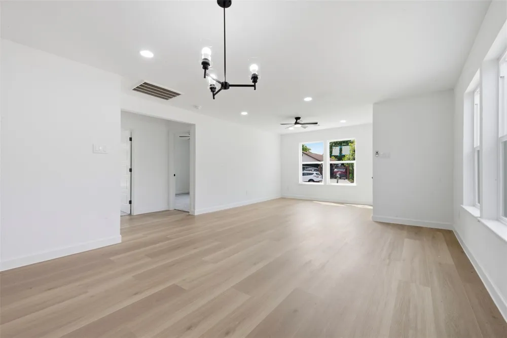 2403 Raymond Street Pasadena, TX 77506