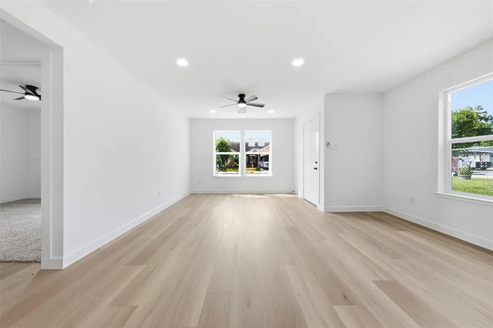 2403 Raymond Street Pasadena, TX 77506