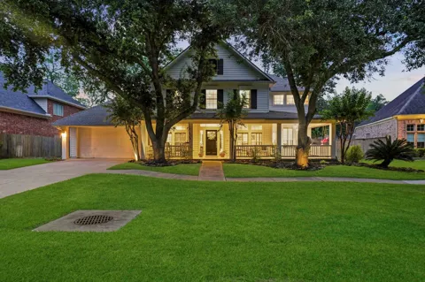 3807 Oakland Circle