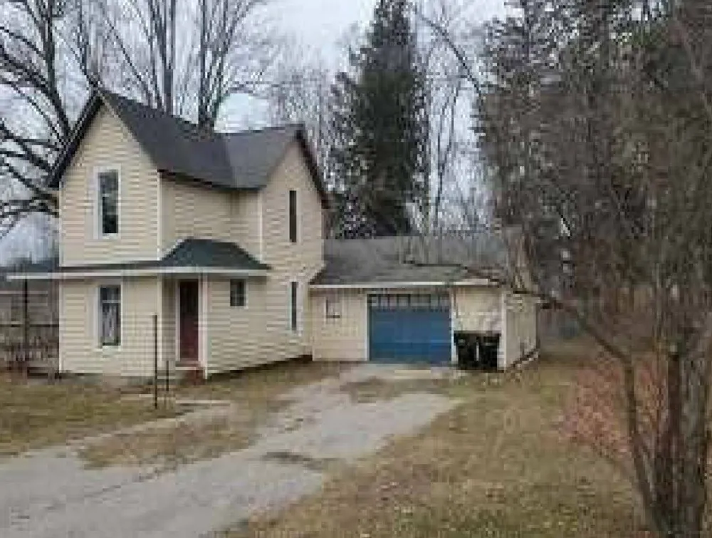 201 N Pine St Sanford, MI 48657
