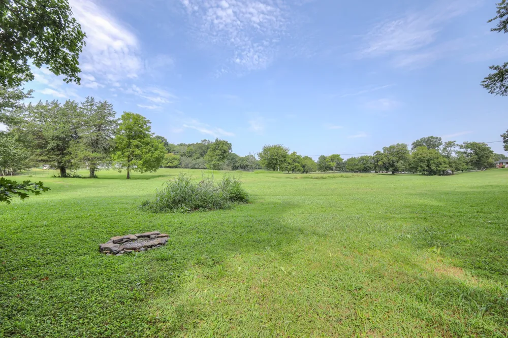 1324 Yell Rd Lewisburg, TN 37091