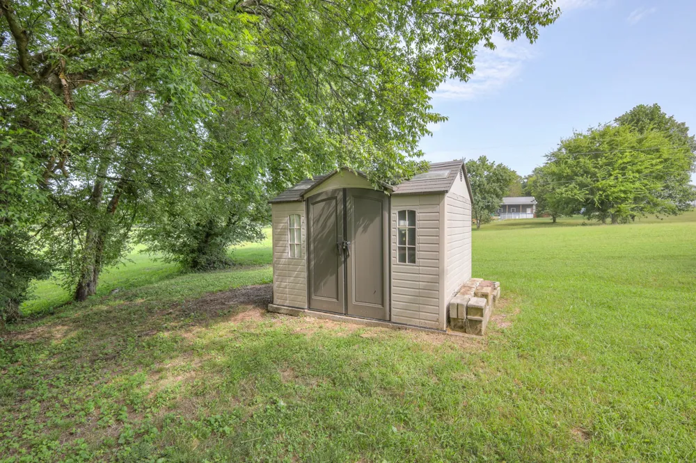 1324 Yell Rd Lewisburg, TN 37091