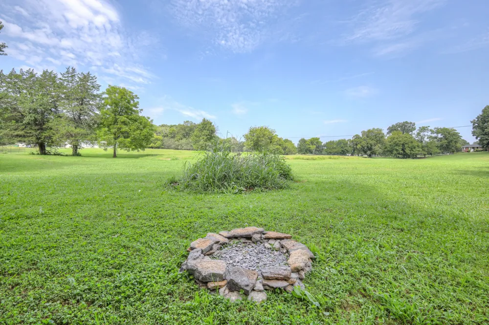 1324 Yell Rd Lewisburg, TN 37091