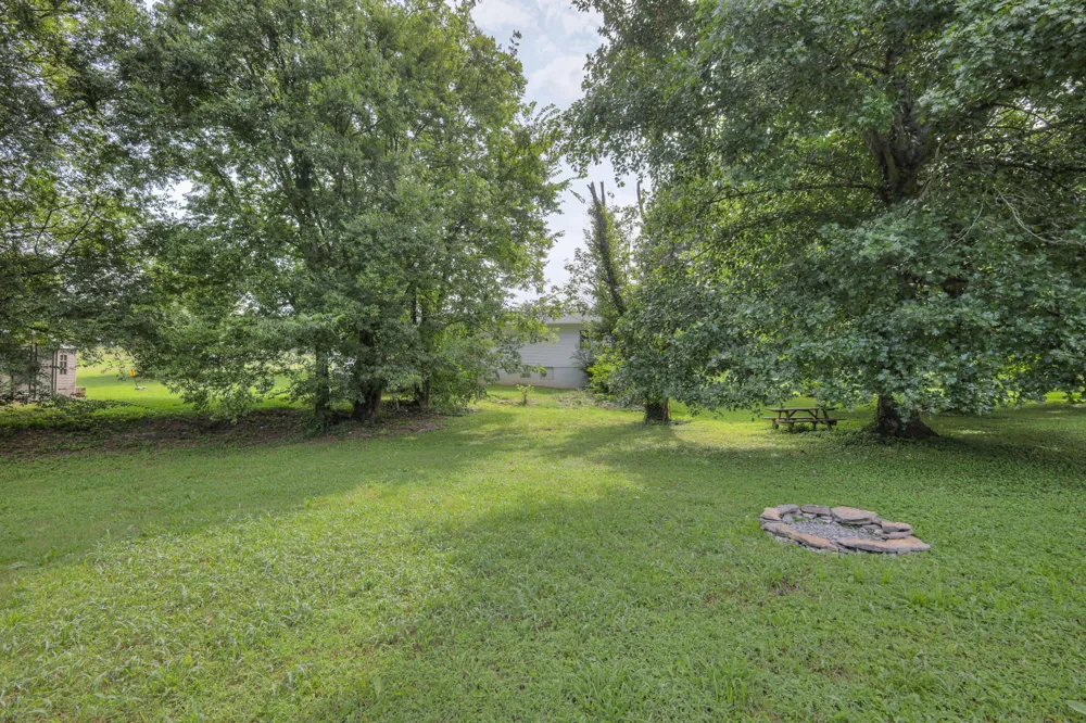 1324 Yell Rd Lewisburg, TN 37091