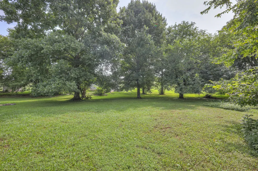 1324 Yell Rd Lewisburg, TN 37091