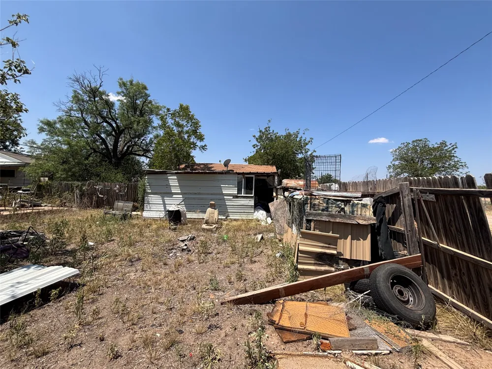 649 Avenue F Hamlin, TX 79520
