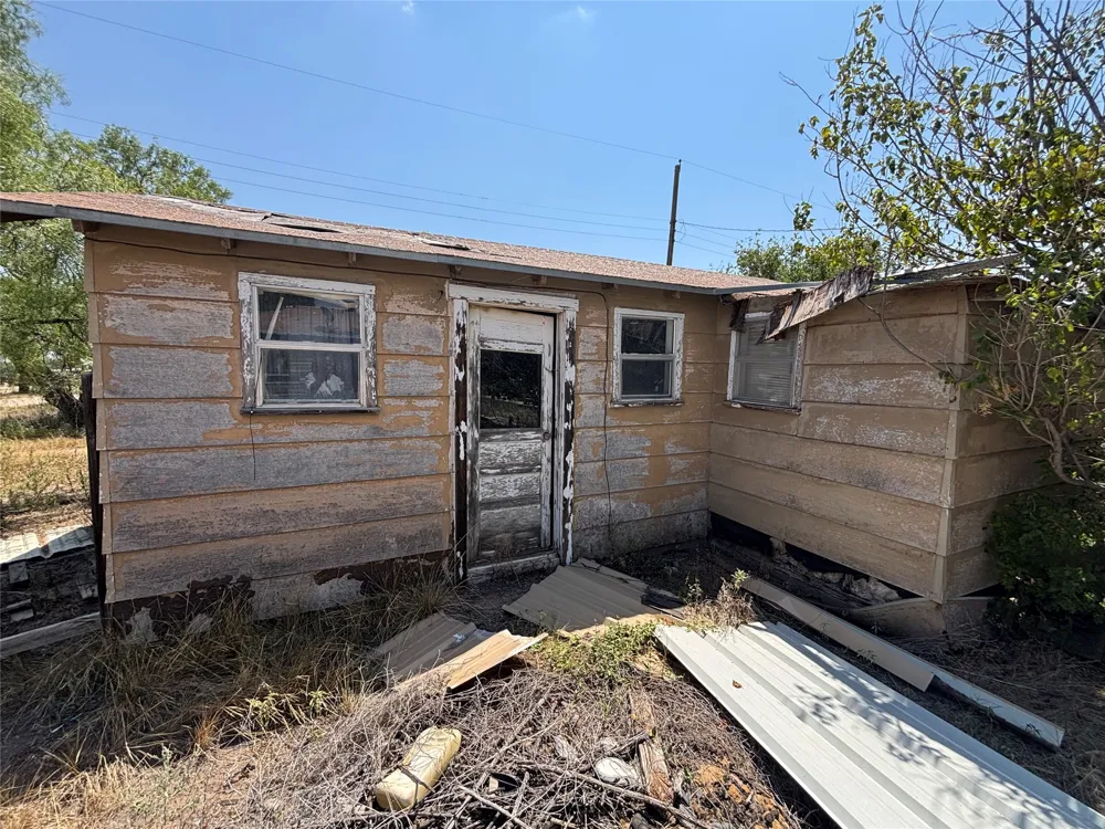 649 Avenue F Hamlin, TX 79520